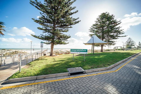 Urban Beach Shack-Metres From The Beach & Cafes - South Australia Travel 3