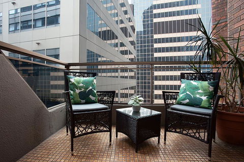 Urban Rest - York St SB - South Australia Travel 1