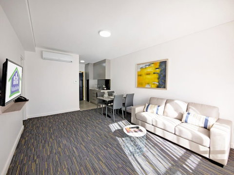 Value Suites Penrith - South Australia Travel 1