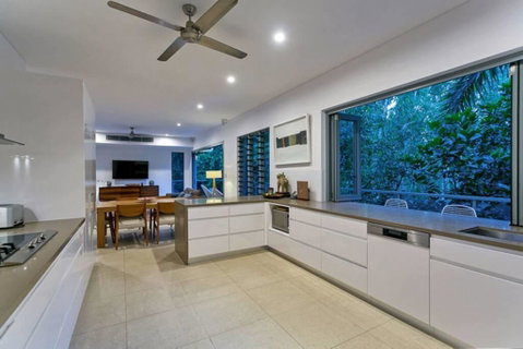 Veldree Palm Cove Rainforest Views,Privacy,Close To The Beach And Restaurants - South Australia Travel 2