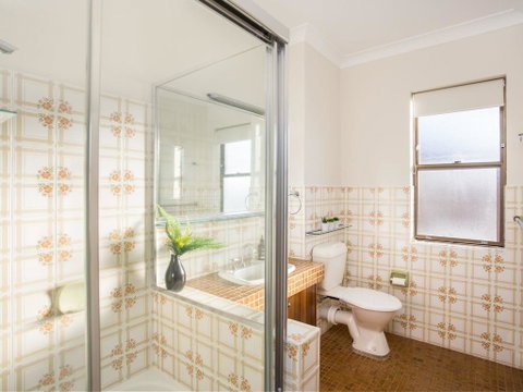 Villa Bianca 10 Opposite The Tanks - South Australia Travel 1