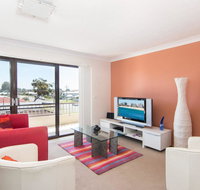 Villa Capri 3 Just a Hop Skip and Jump to Bowling Club - South Australia Travel