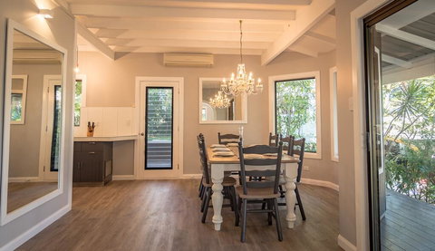 Vintage Inspired Three Bedroom Home- Heated Pool! - South Australia Travel 2