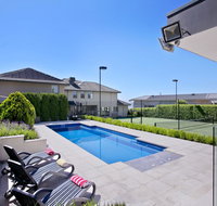 Vue de la Mer Luxury Family Retreat with tennis court pool spa water views - South Australia Travel