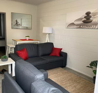 Walk to Lamberts Beach with Wi-fi and Netflix - South Australia Travel