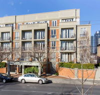 Walk to the MCG The Tan Botanic gardens  train - South Australia Travel