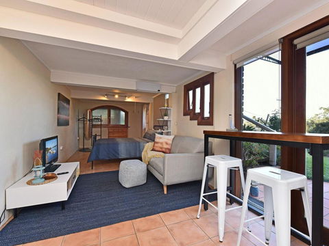 Wangi Waterfront Delight 1bdr Studio - South Australia Travel 0