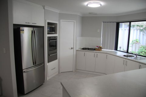 Warnbro Beach Family Accommodation - South Australia Travel 1
