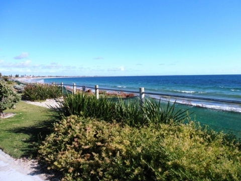 Warnbro Beach Family Accommodation - South Australia Travel 3