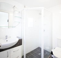 Warringa Surf Holiday Apartments - South Australia Travel