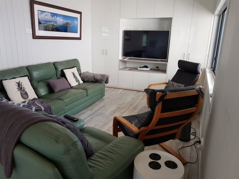 Waterfront 2 Bed Luxury Apartment In Corlette, Port Stephens - Sleeps 4 - South Australia Travel 1