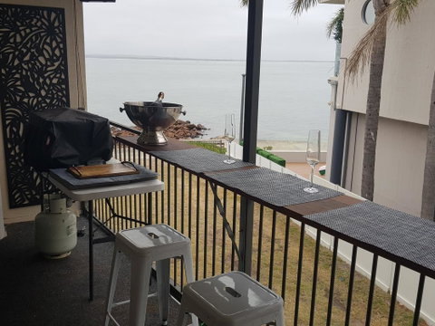 Waterfront 2 Bed Luxury Apartment In Corlette, Port Stephens - Sleeps 4 - South Australia Travel 3