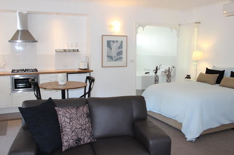 Amelina Cottages - South Australia Travel 25