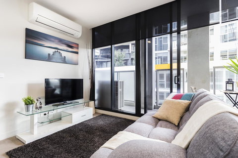 Complete Host 50 Claremont St Apartments - South Australia Travel 12