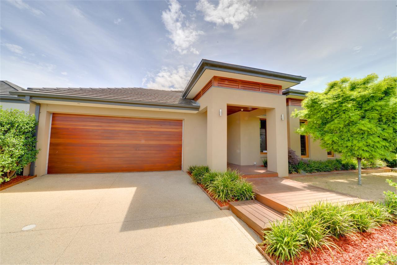 Newington VIC South Australia Travel