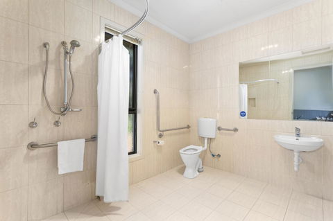 Quality Hotel Point Cook - South Australia Travel 1