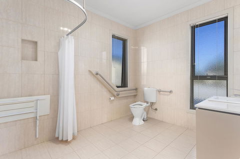 Quality Hotel Point Cook - South Australia Travel 13