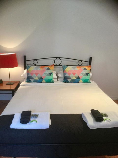 At The Beach Apartments - South Australia Travel 11