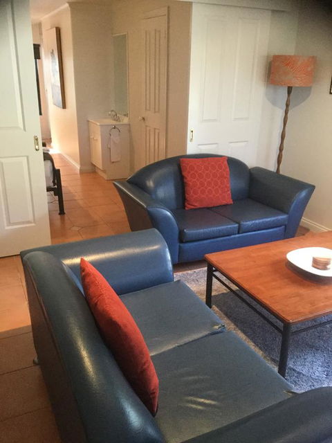 At The Beach Apartments - South Australia Travel 12