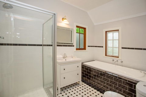 Oak Tree Lodge - South Australia Travel 37