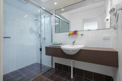 Coloured Sands - Rainbow Beach Resort - 5 Mins To Beach - South Australia Travel 9