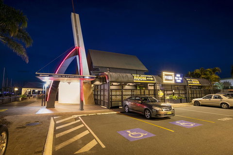 Nightcap At Kawana Waters Hotel - South Australia Travel 4