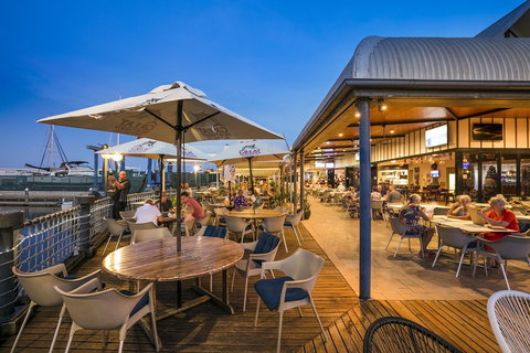 Nightcap At Kawana Waters Hotel - South Australia Travel 20