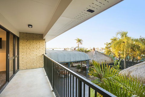 Nightcap At Kawana Waters Hotel - South Australia Travel 39