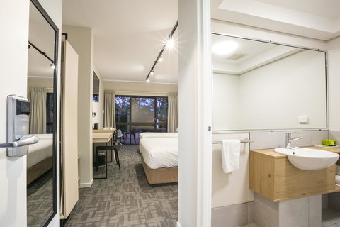 Nightcap At Kawana Waters Hotel - South Australia Travel 14