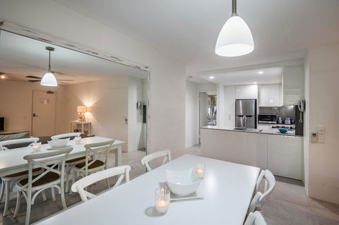 Noosa Harbour Resort - South Australia Travel 28