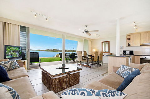 Noosa Harbour Resort - South Australia Travel 7