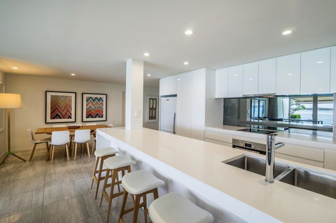 Noosa Harbour Resort - South Australia Travel 42