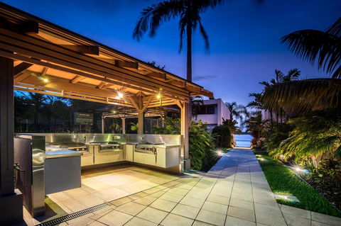 Noosa Harbour Resort - South Australia Travel 18