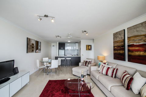 Noosa Harbour Resort - South Australia Travel 12