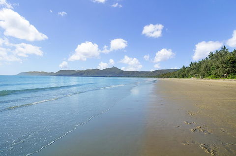 By The Sea Port Douglas - South Australia Travel 27