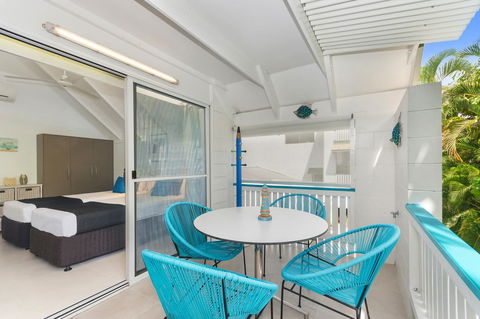 By The Sea Port Douglas - South Australia Travel 10