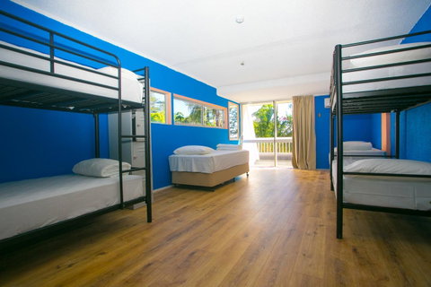 Rainbow Bay Backpackers - South Australia Travel 17