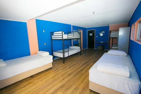 Rainbow Bay Backpackers - South Australia Travel 13