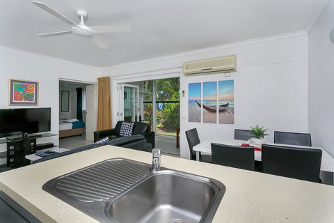 Agincourt Beachfront Apartments - South Australia Travel 14