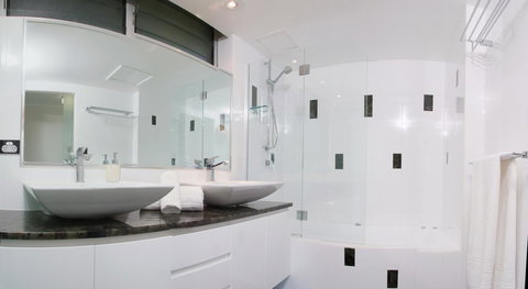 Poinciana 112 - South Australia Travel 11