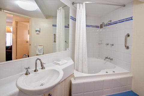 Nautilus Resort Mooloolaba - South Australia Travel 24