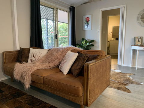 Bed & Breakfast 1 Bedroom Guest House - South Australia Travel 27