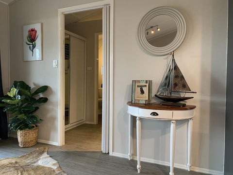 Bed & Breakfast 1 Bedroom Guest House - South Australia Travel 8