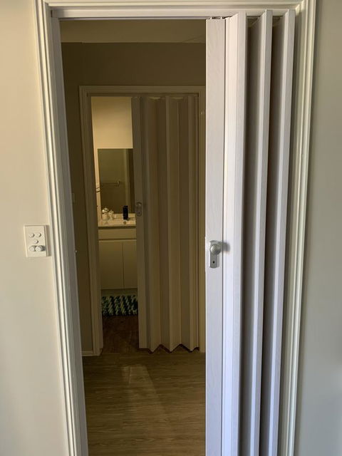 Bed & Breakfast 1 Bedroom Guest House - South Australia Travel 1