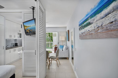 Palm Cove Paradise - Couples Spa Beach Getaway - South Australia Travel 4