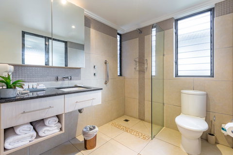 Sea Point On Trinity Beach - South Australia Travel 20