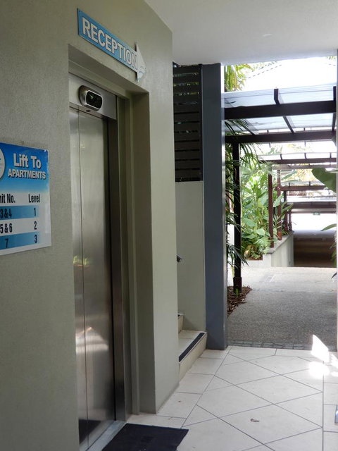 Sea Point On Trinity Beach - South Australia Travel 27