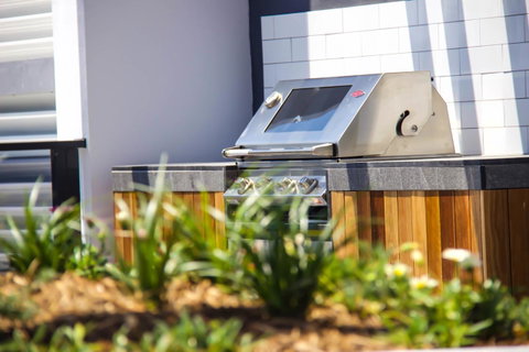 Synergy Broadbeach - Official - South Australia Travel 13