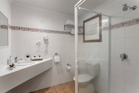 Sunlit Waters Studio Apartments - South Australia Travel 11