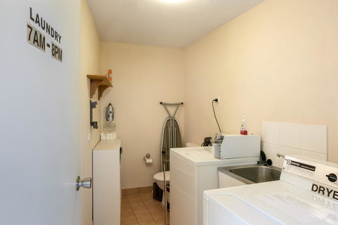 Sunlit Waters Studio Apartments - South Australia Travel 9